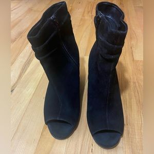 AEROSOLES Resource Black Peep Toe Wedge Bootie Suede Size 6.5